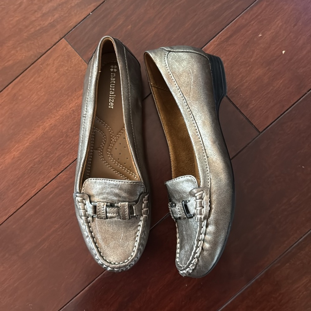 Brand New metallic loafers